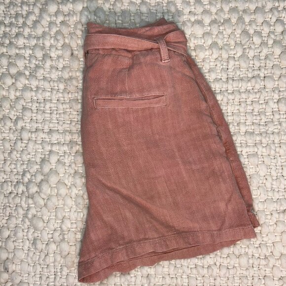 Flowy tie-up linen shorts - Picture 3 of 3